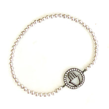 Lade das Bild in den Galerie-Viewer, Encircled Hamsa Hand Bracelet
