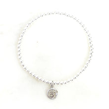 Загрузить изображение в средство просмотра галереи, Silver Circle Om Bracelet
