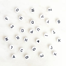 Cargar imagen en el visor de la galería, White Letter Bead Add On (Name / Initial / Word)
